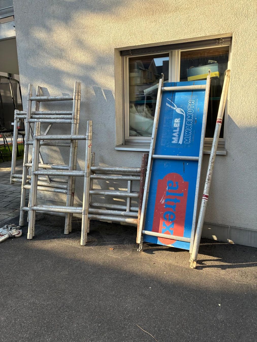 Echafaudages: Rollgerüst – D'occasion à Rothenthurm par schule23