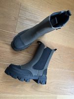Khaki Chelsea Boots mit Profilsohle, Grösse 39, Neu!