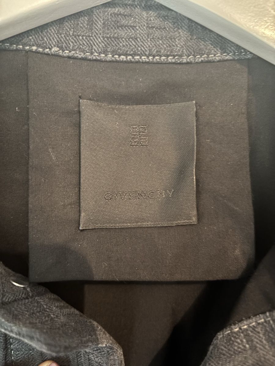 Gilet & Giacche: Givenchy Weste schwarz Baumwolle Gröss M – Nuovo (secondo la descrizione) da Schlieren venduto da Carolinaibiza 2