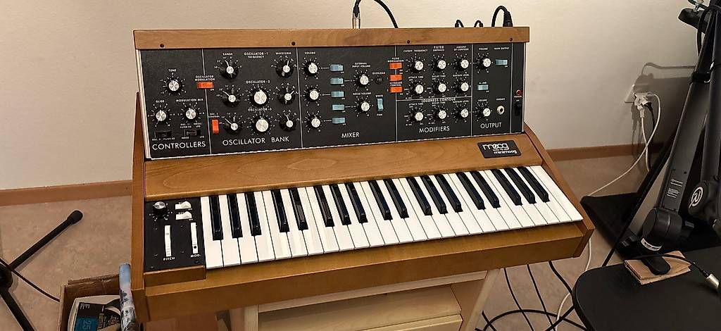 Moog Instruments de musique: Moog Minimoog Model D 2016 – D'occasion à Winterthur par Unmooglich