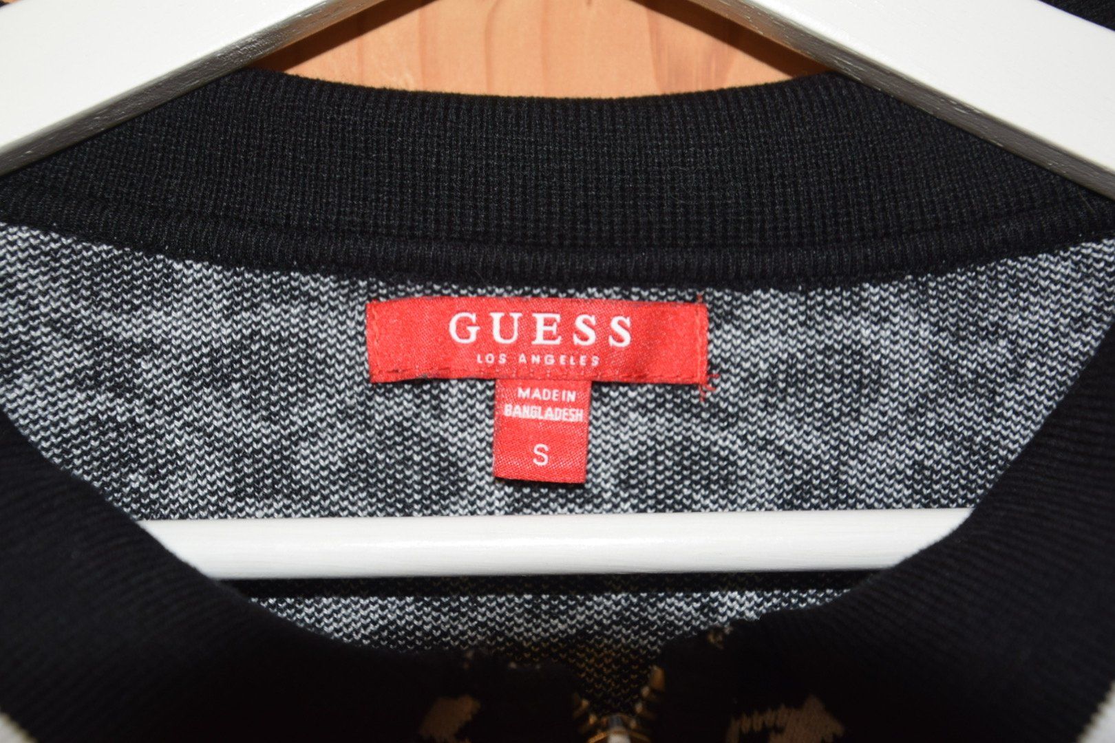 Guess Pullover & Sweatshirts: Damen Pullover Guess mit Reissverschluss Grösse S – Gebraucht aus St. Gallen von Lena_T 3
