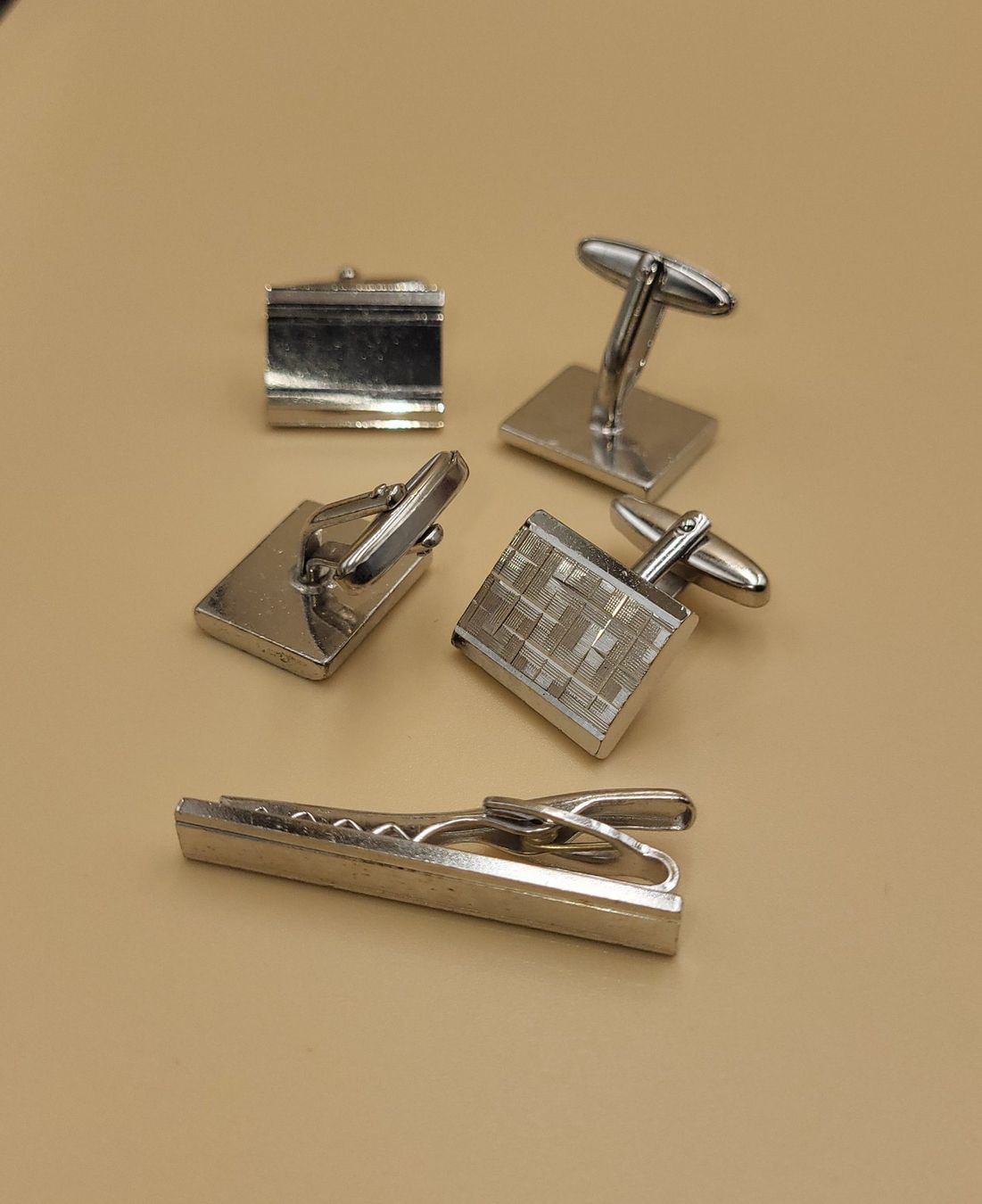 Gemelli: Elegante Manschettenknöpfe & Krawattenklemme Set, – Usato da Wald ZH venduto da SwissPawnshop 5