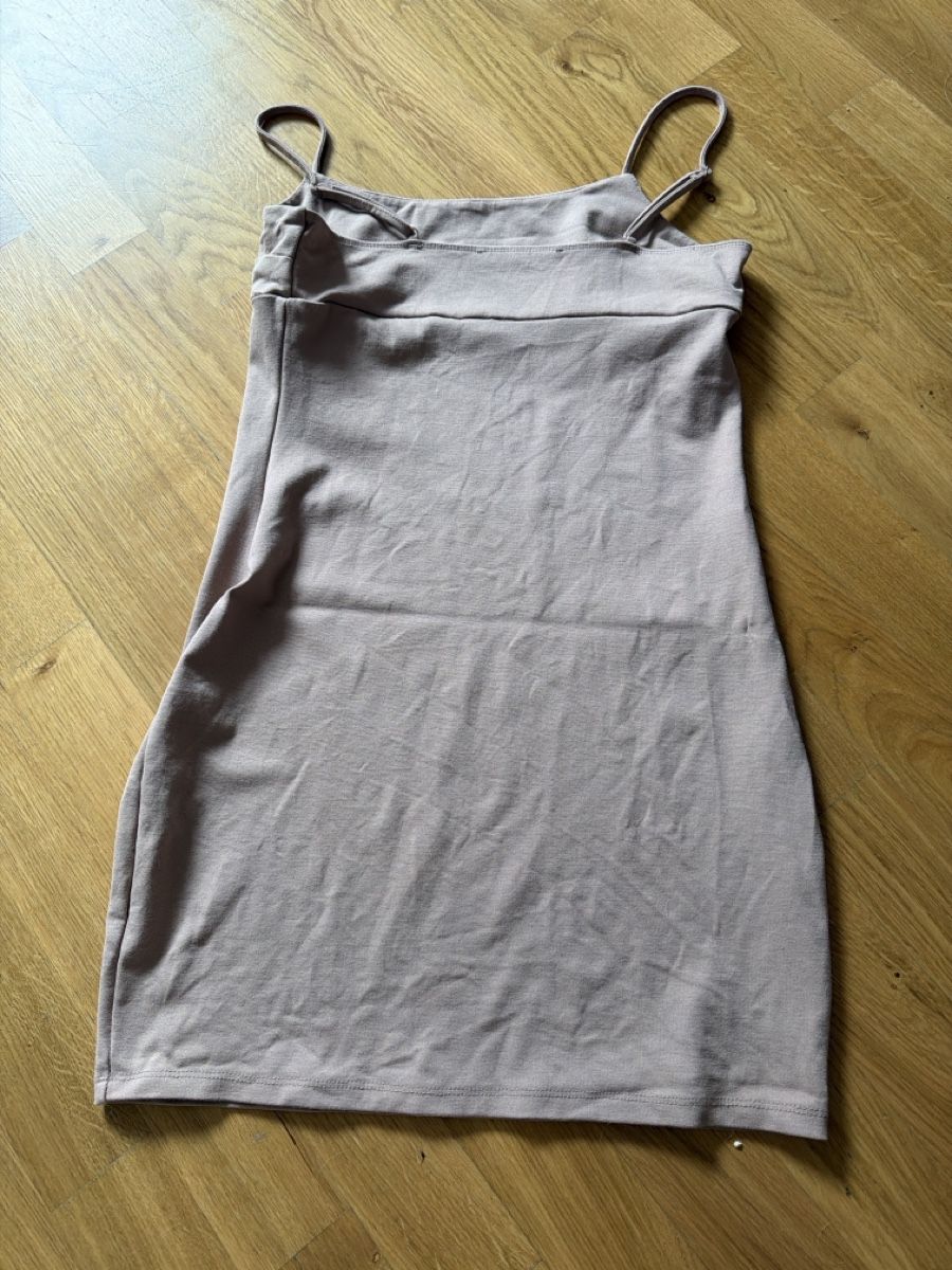 Kleider: Robe rose pale DYNAMITE  – Gebraucht aus Le Locle von Mayd_h 1