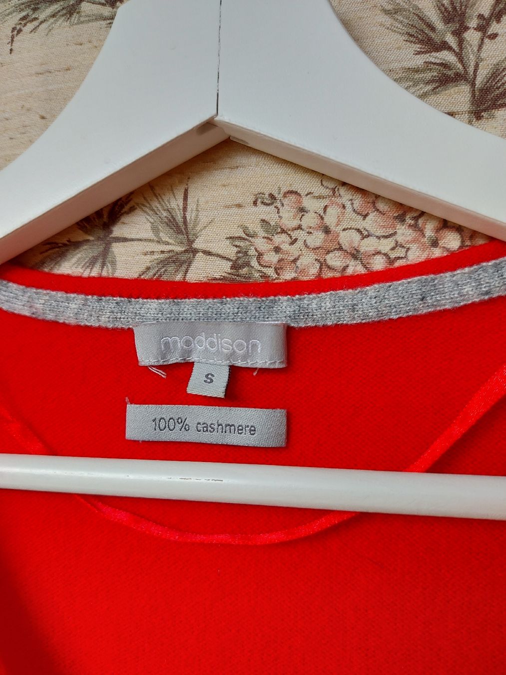 Maddison Maglioni & Felpe: Pull 100% cachemire Maddison - T. S – Usato da Lausanne venduto da Super-cerise 2