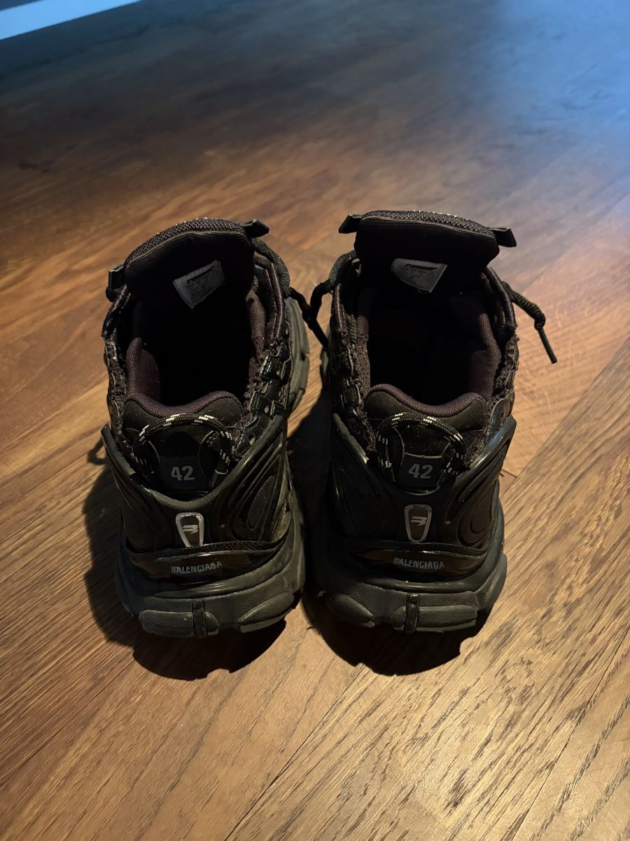 Balenciaga Scarpe da uomo: balenciaga tripel black runner – Usato da Zürich venduto da blavatsky 2