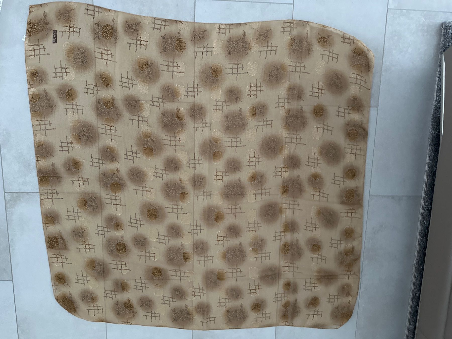 Foulard & Sciarpe: Damen Schal / Tuch beige – Usato da Zug venduto da Hehe
