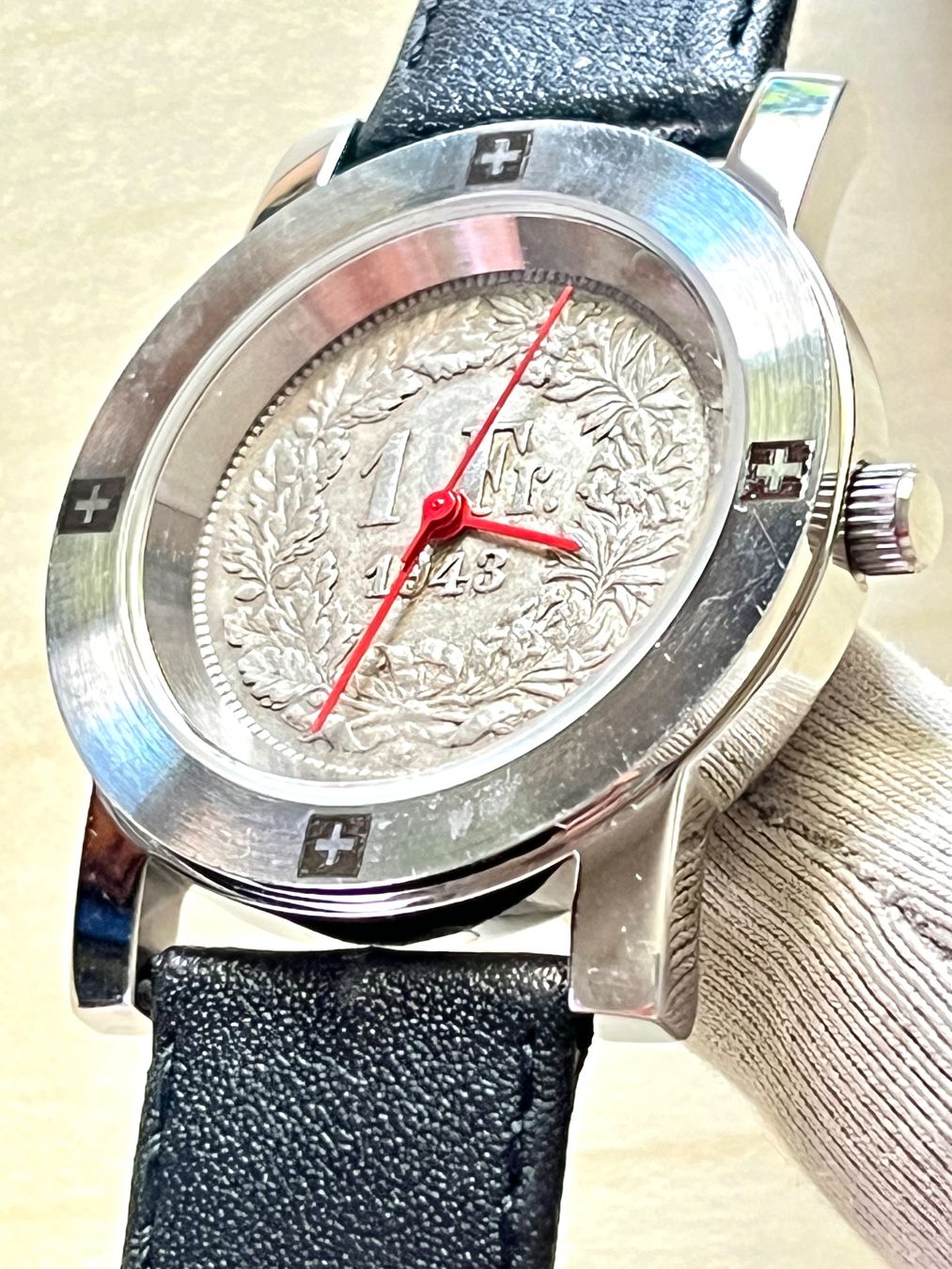 Orologi: Uhr mit Schweizer Münz-Zifferblatt, schwarz Lederarmband – Usato da Grenchen venduto da chththl 6