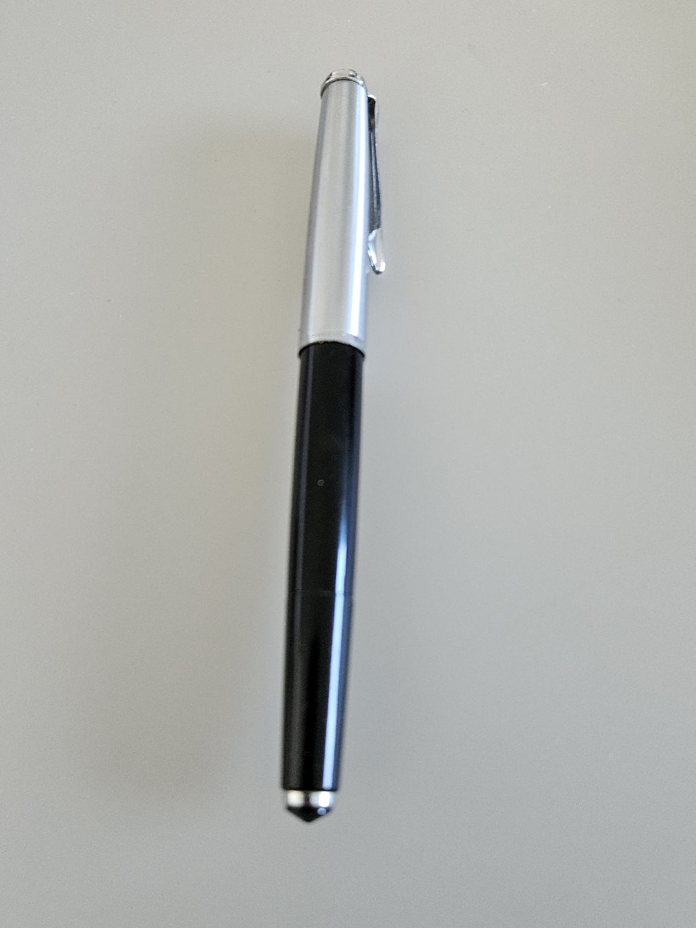 Stifte & Marker: stylo à plume PELIKAN SILVEXA – Gebraucht aus Cortaillod von lemaurice01