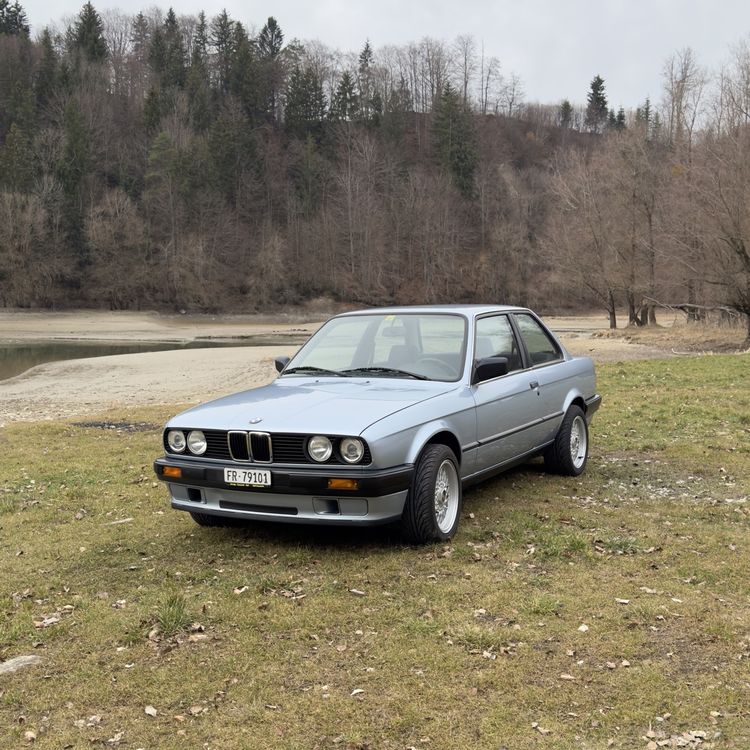 BMW E30 318i A 77000km