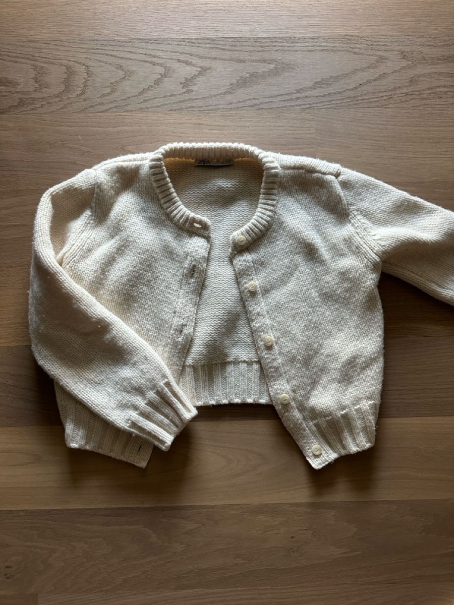 Zara Jacken: Zara Strickjacke  – Gebraucht aus Kloten von niinaa.5