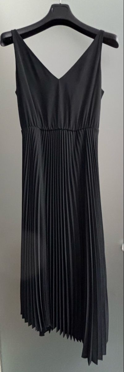 Allsaints Vestiti: Kleid mit Pullunder – Nuovo (secondo la descrizione) da Rüschlikon venduto da cloudy_scotch 4