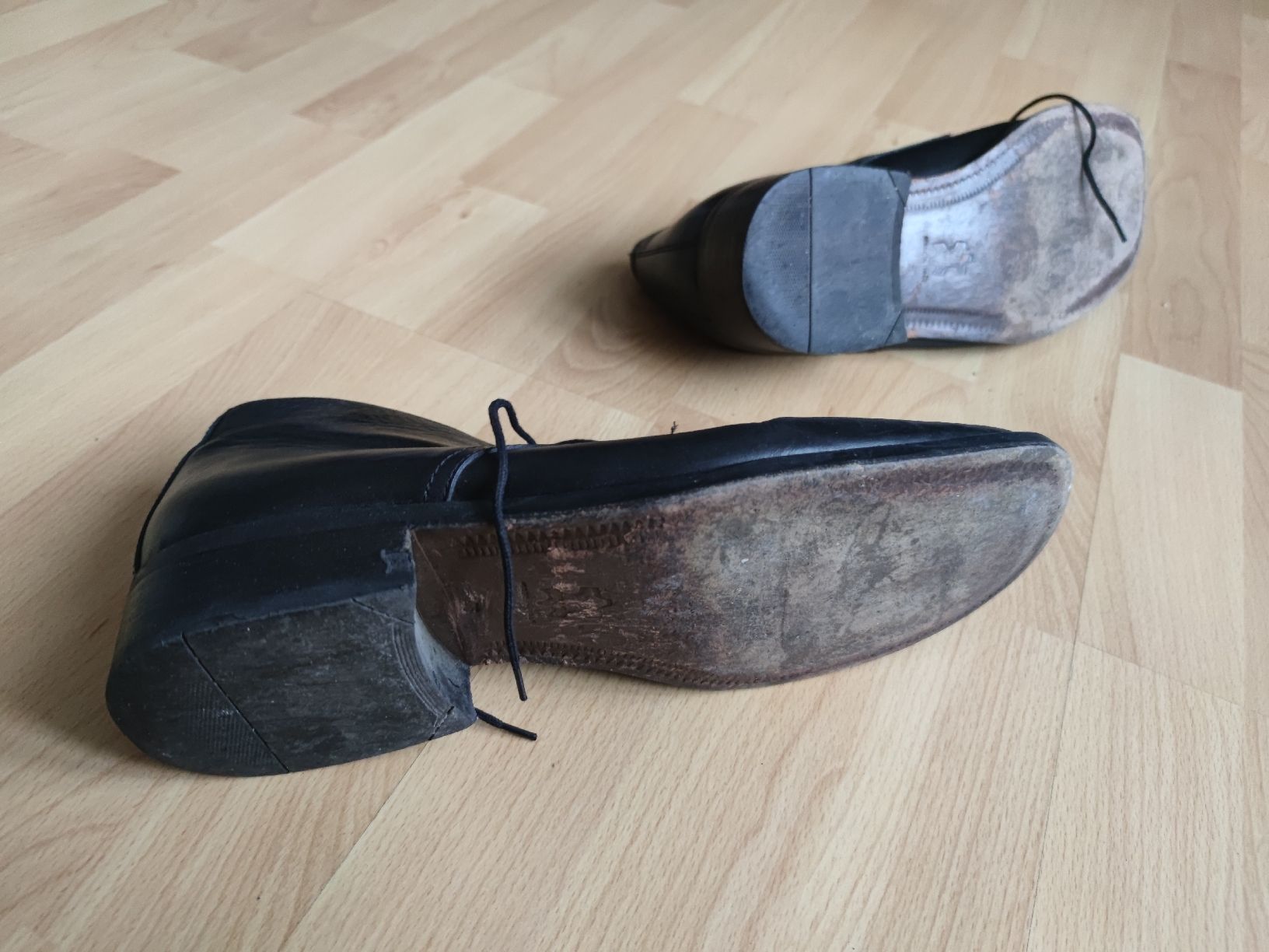 Scarpe da uomo: 46 Größe  – Usato da Meggen venduto da Malecifent 3