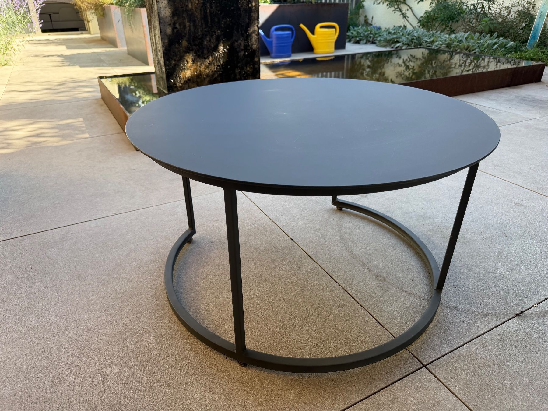 Livique Tavoli: Runder Loungetisch,  anthrazit – Usato da Chur venduto da Avero 1