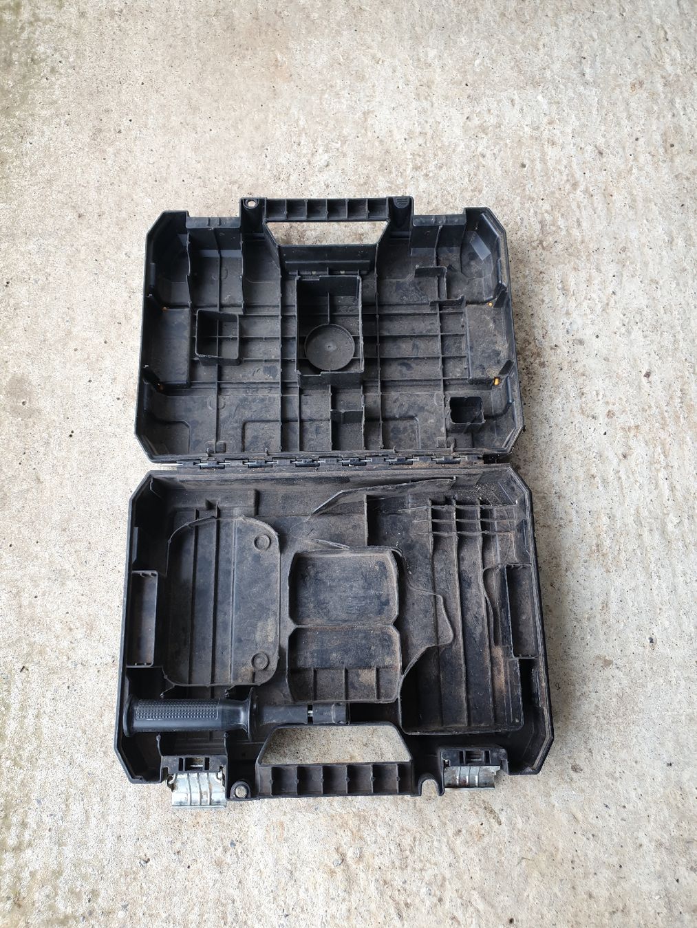 Valigie: Dewalt Koffer – Usato da Schübelbach venduto da Hilti010 2
