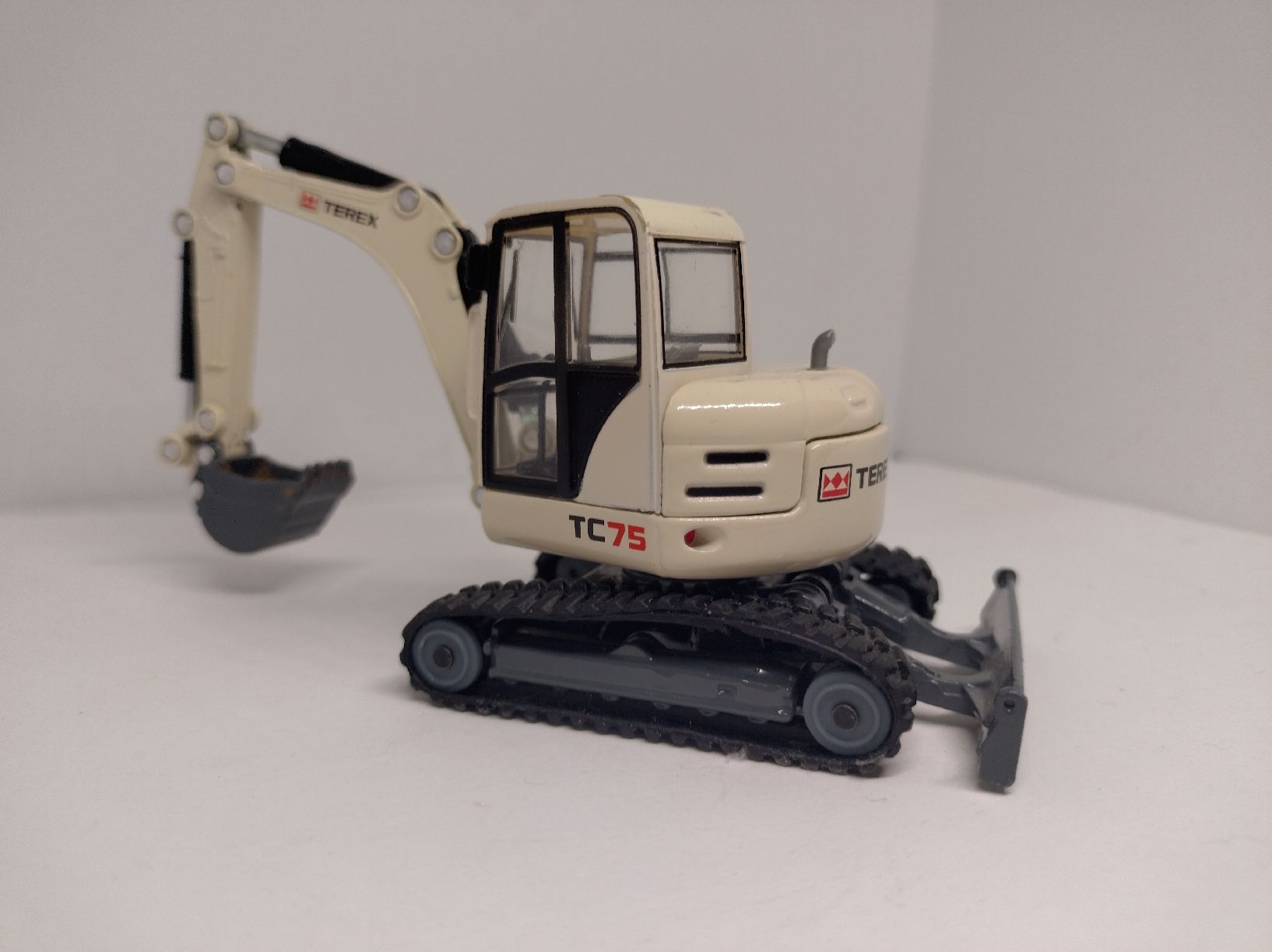 Siku Kit di modellismo & Modellini statici: Siku, Terex TC75 1:50 – Usato da La Chaux-de-Fonds venduto da Pierrot8404 3