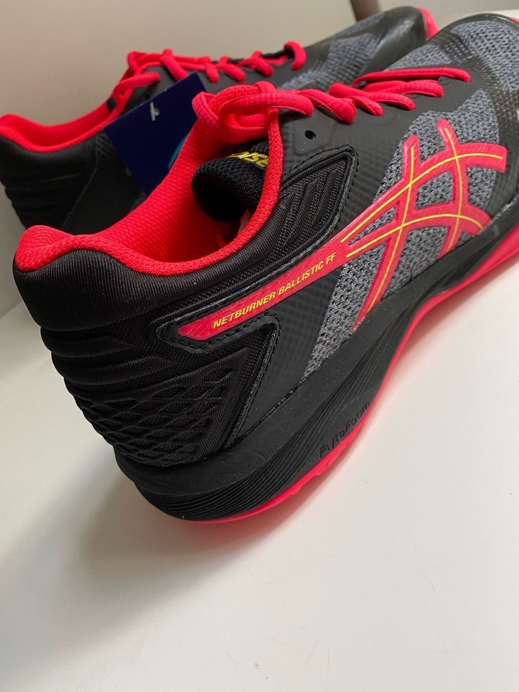 Asics Chaussures femmes: ASICS NETBURNER BALLISTIC FF Volley 39.5 – Neuf avec emballage d'origine à Luzern par falena01 4