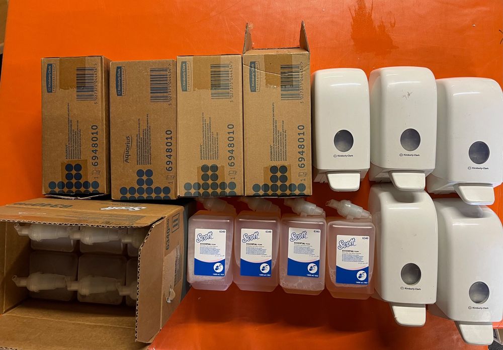 Kimberly-Clark Professional Tuchspender Grau - No-Touch Zentralentnahme