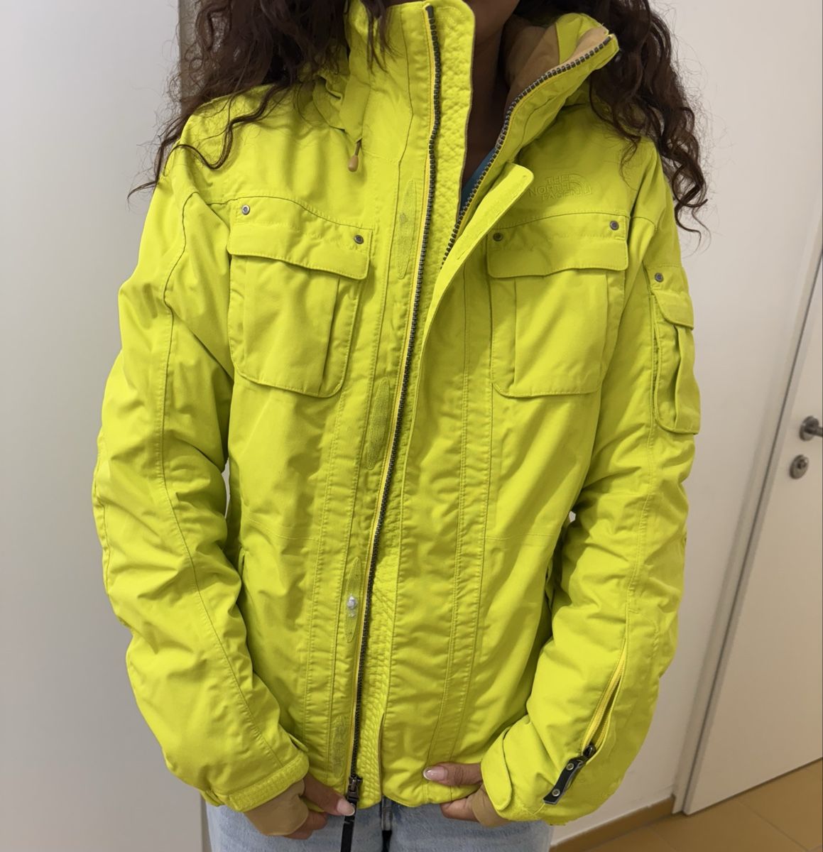 North Face Giacche: The North Face jacket, Yellow, floral! – Nuovo (secondo la descrizione) da Montagnola venduto da jamylafy 1