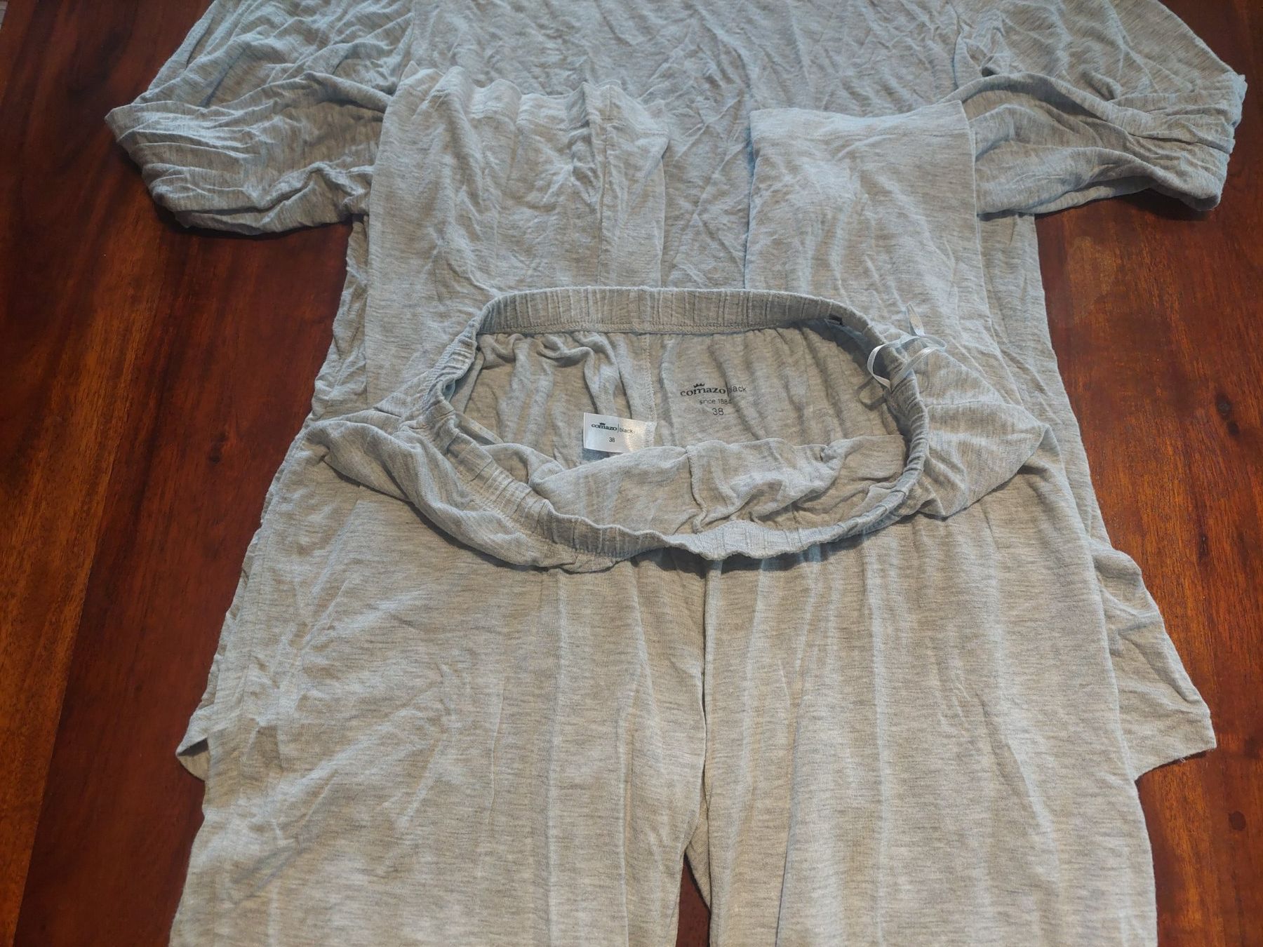 Negligees & Pyjamas: Comazo Pyjama / Schlafanzug Grau Grösse 36 / 38 – Gebraucht aus Beckenried von Havacola 5