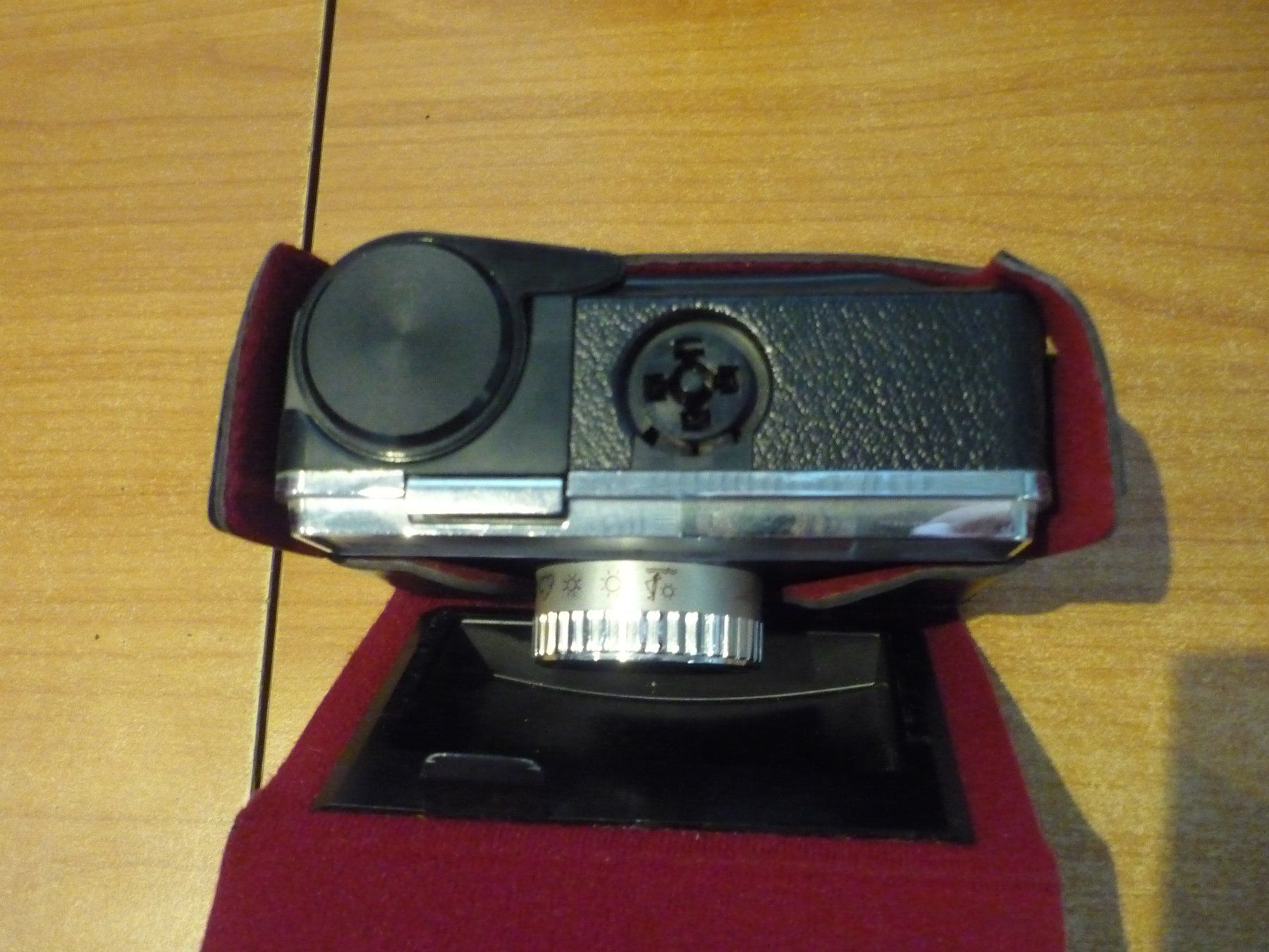Kodak Fotocamera: Kodak Instamatic 233 Camera - Vintage – Usato da Beringen venduto da Flatretriever 2