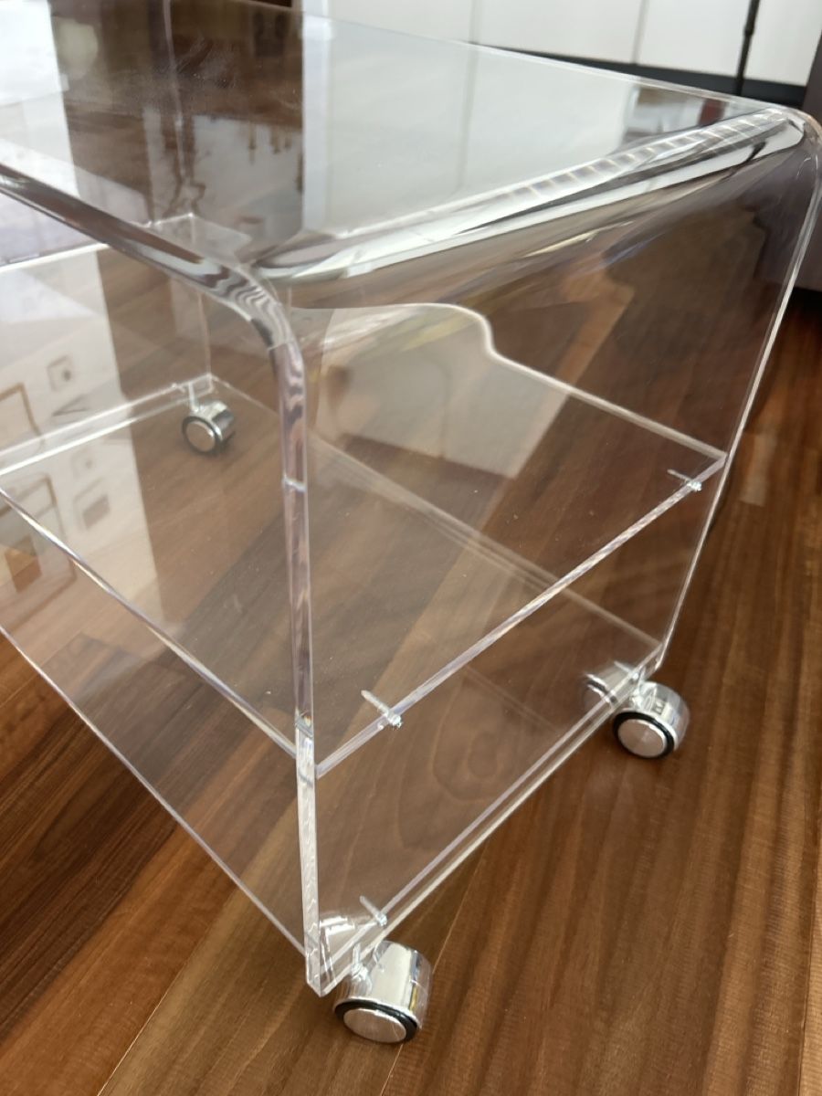 Tavoli: Acryltisch mit Rollen neuwertig – Nuovo (secondo la descrizione) da Minusio venduto da monette08 1