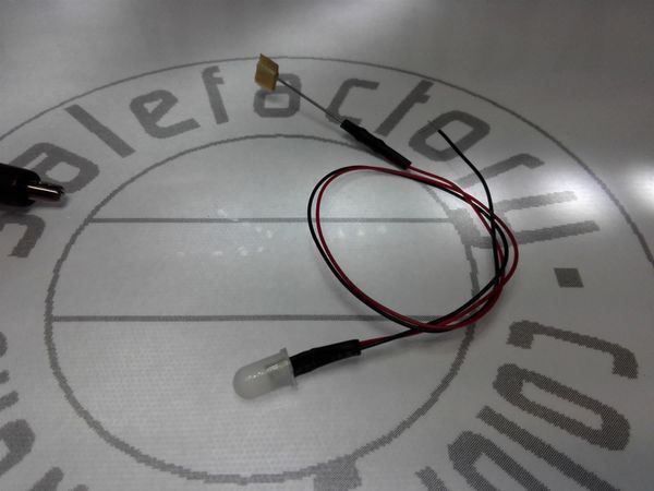 Componenti elettronici: LED 5mm, diffus kaltweiss, verkabelt 12V – Nuovo (secondo la descrizione) da Luzern venduto da Salefactory 2