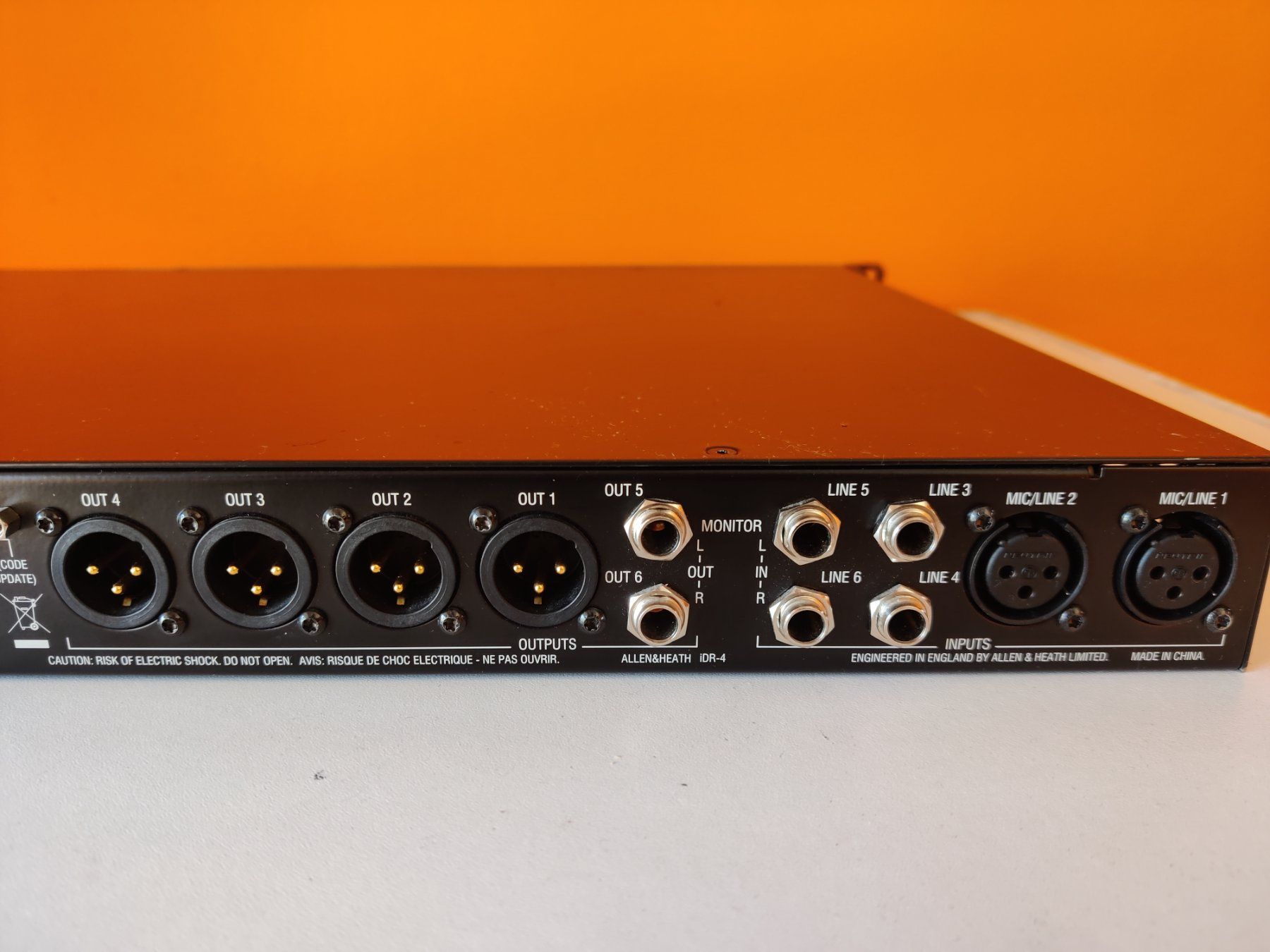 Allen & Heath Console di mixaggio: Allen & Heath iDR-4 Digital Audio Mix Processor – Usato da Viganello venduto da XTECHSTOREX 8