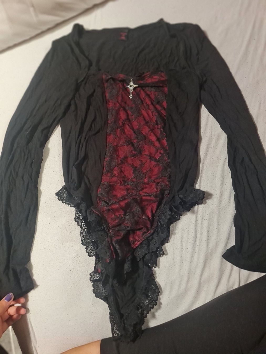 Lots de vêtements: Dunkle kleidung , ein paar goth ,grösse M – D'occasion à Fällanden par VelvetRaven94 6