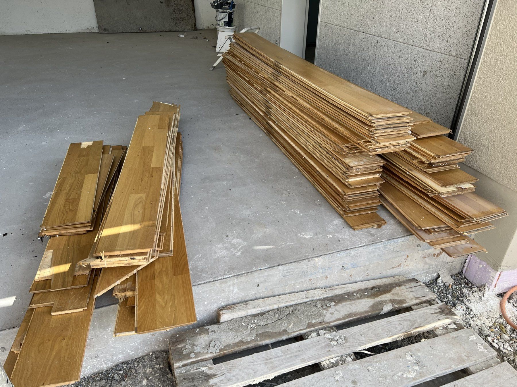 Articoli in legno: 40 qm Echtholz-Parkett – Usato da gontenschwil venduto da Cefish 1