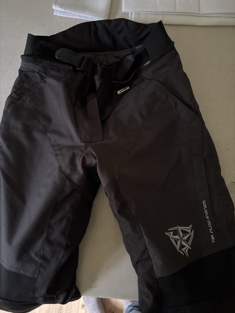 Hosen: Töffhose – Gebraucht aus Bowil von Esbar