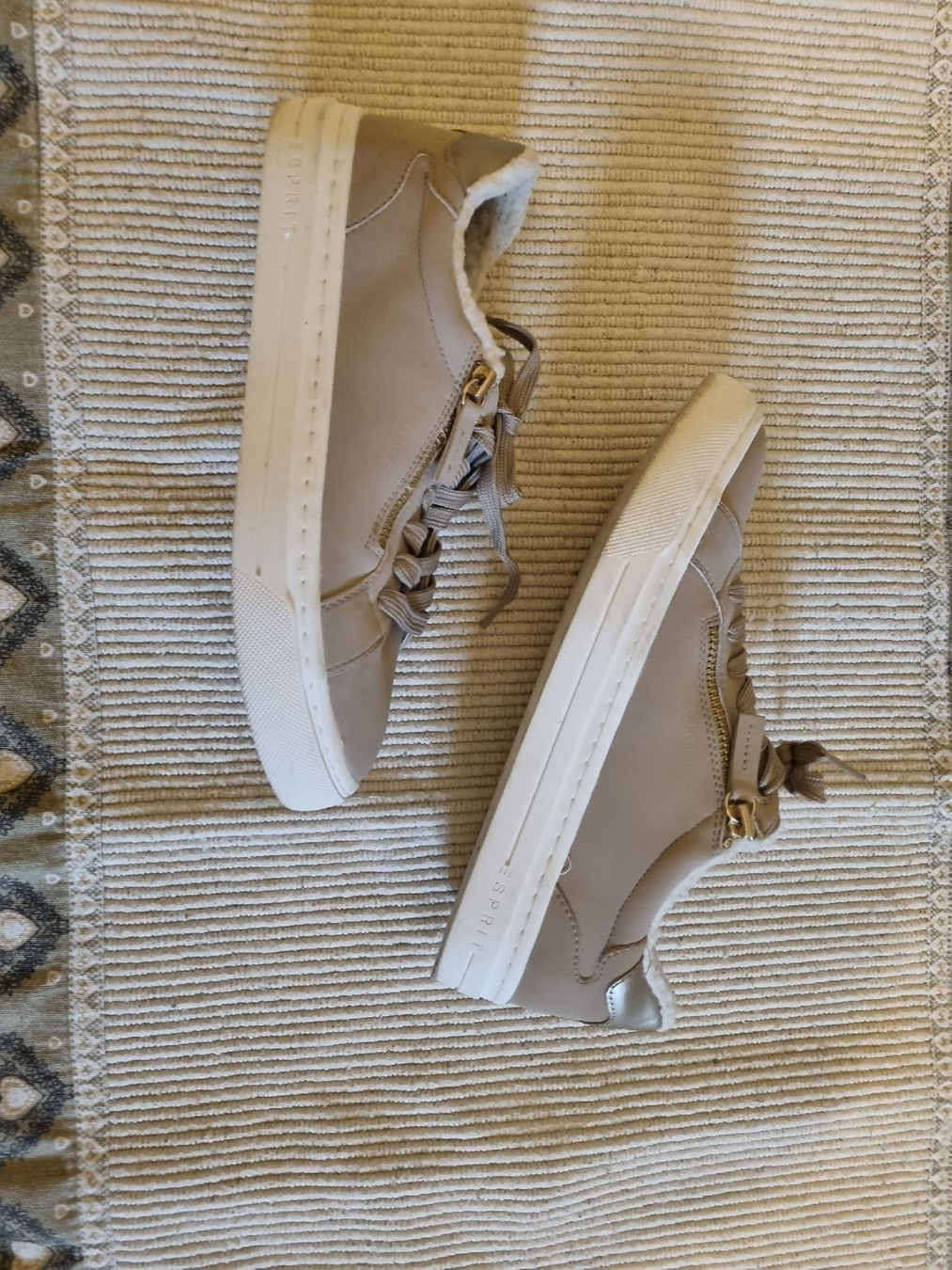 Esprit Scarpe da donna: Esprit Sneaker Gr. 38 – Usato da Thalwil venduto da Briscolina 4