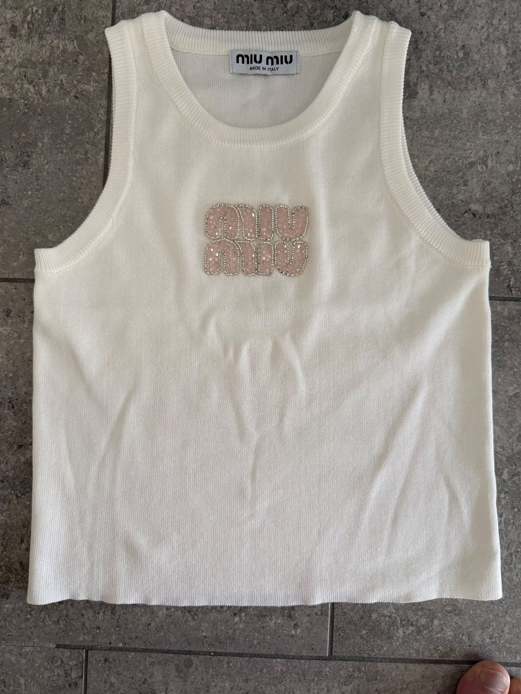 Miu Miu Blusen, T-Shirts & Tops: Miu miu Tanktop – Neu (gemäss Beschreibung) aus Allschwil von lor_6cgq