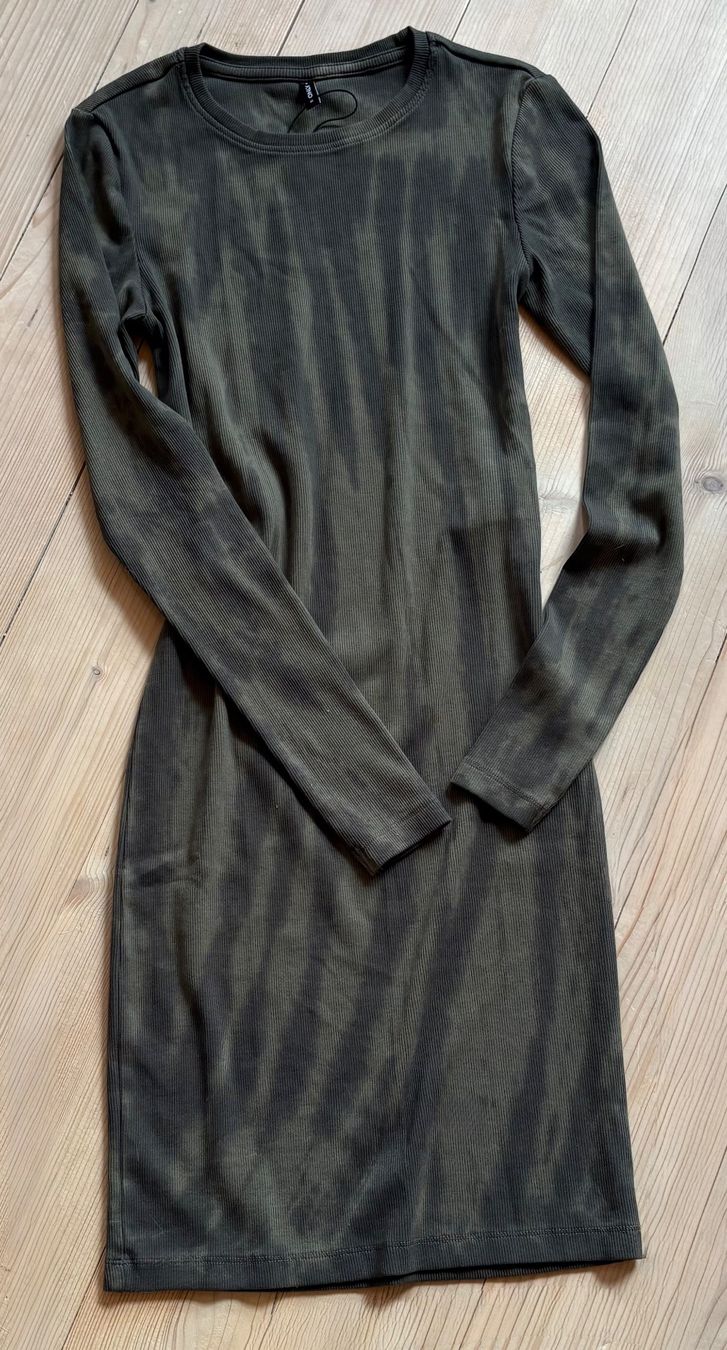 Only Vestiti: Kleid Rippstrick Only,eng/Stretch,Gr.M,NEU – Nuovo (secondo la descrizione) da Siblingen venduto da Vany_McDougall