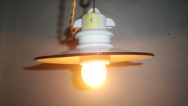 Kellerlampe mit Emaillierter Lampenschirm