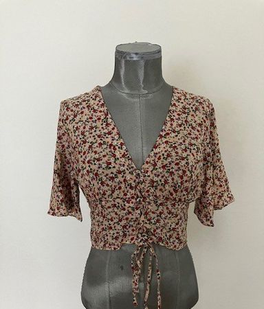 Joli Crop Top à Fleurs - Parfait pour l'Été! Taille M