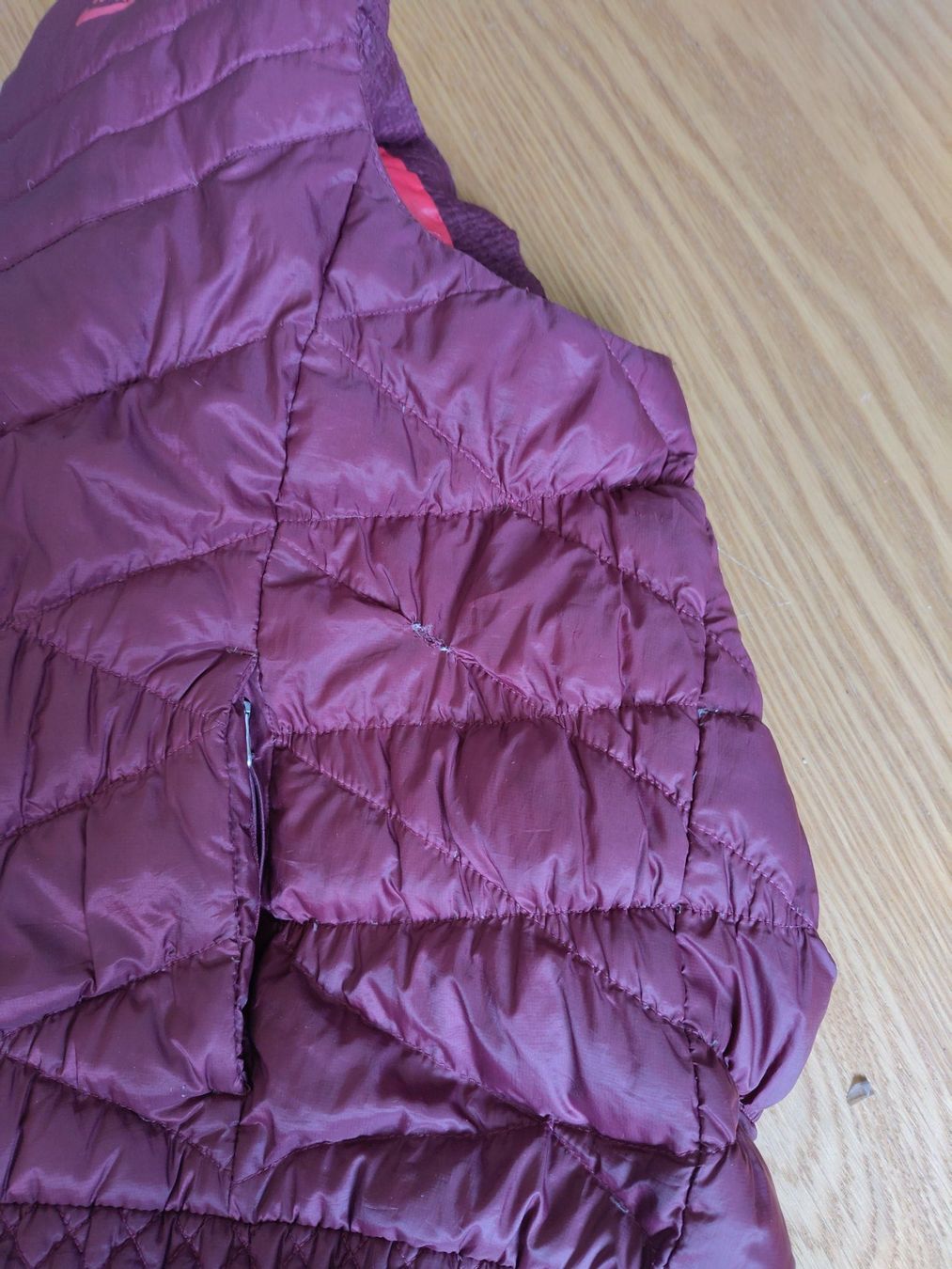 Nike Gilets & Westen: Nike Damen Weste, dunkelrot, Grösse S – Gebraucht aus Bern von Cassiopeia-72 3