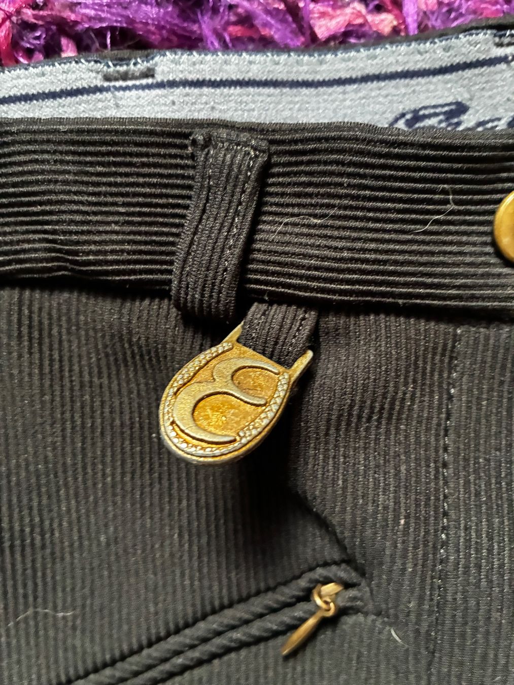 Hosen: Pantalon équitation classique noir - Taille 38 – Gebraucht aus Corcelles-près-Payerne von CyndelleMaiwen 1