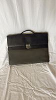 Elegante Ledertasche für Herren - Ideal für den Sommer