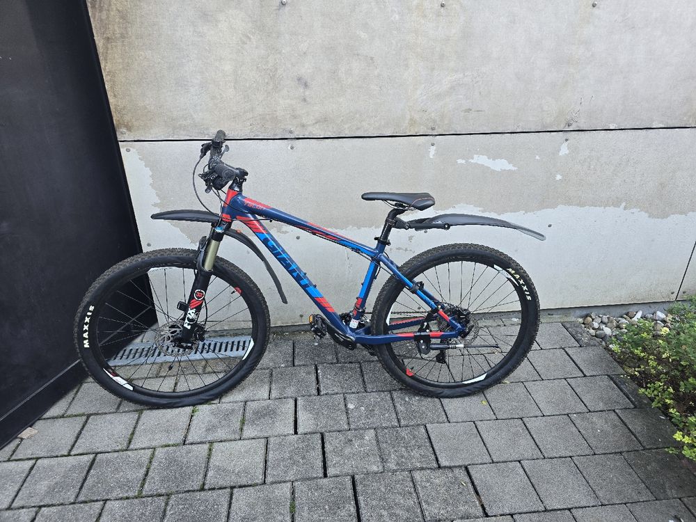 Giant Vélos: Top Mountainbike Giant Talon 27.5" Gr. M Fox Federgabel – Neuf (Voir description) à Dielsdorf par Bocchi_mag_Mochi