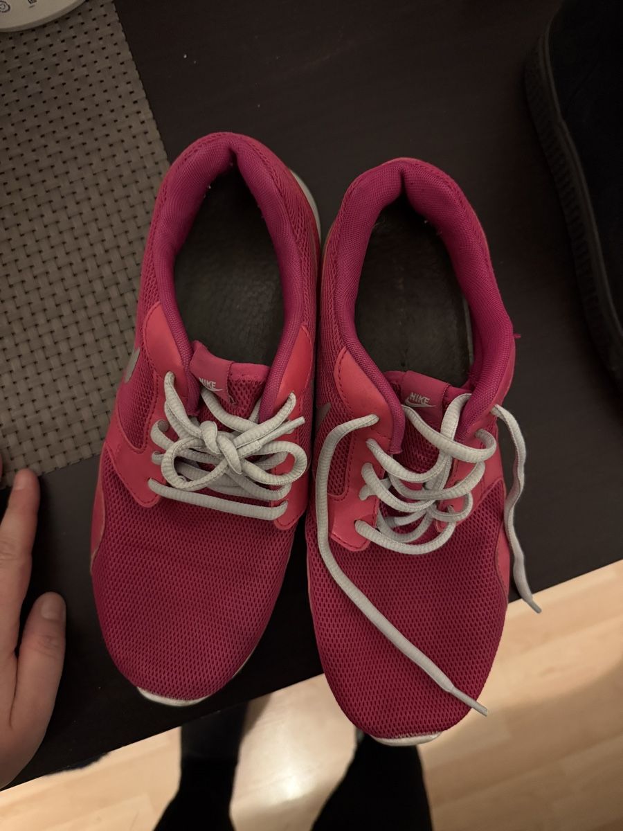 Nike Scarpe da donna: Nike 41 Pink – Usato da Unterägeri venduto da yug_jnp8