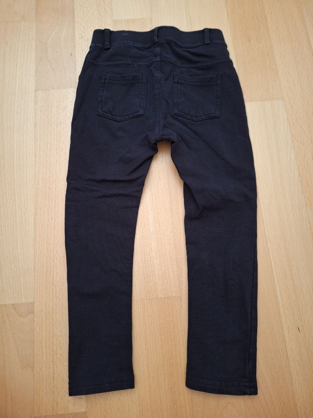 Pantaloni: schwarze Hose in Gr. 104 – Usato da Oberrieden venduto da man_9tm2 1