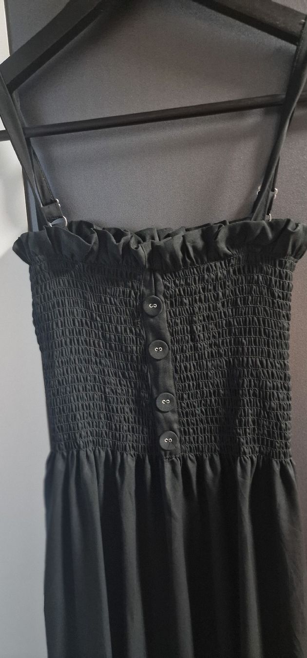 Kleider: Schwarzes Sommerkleid  Gr. S – Neu und originalverpackt aus Chur von car_5clc