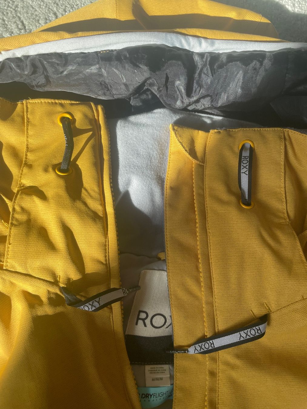 Roxy Giacche: Roxy Snowboard und Skijacke  M – Usato da zürich venduto da malukmerlin 3
