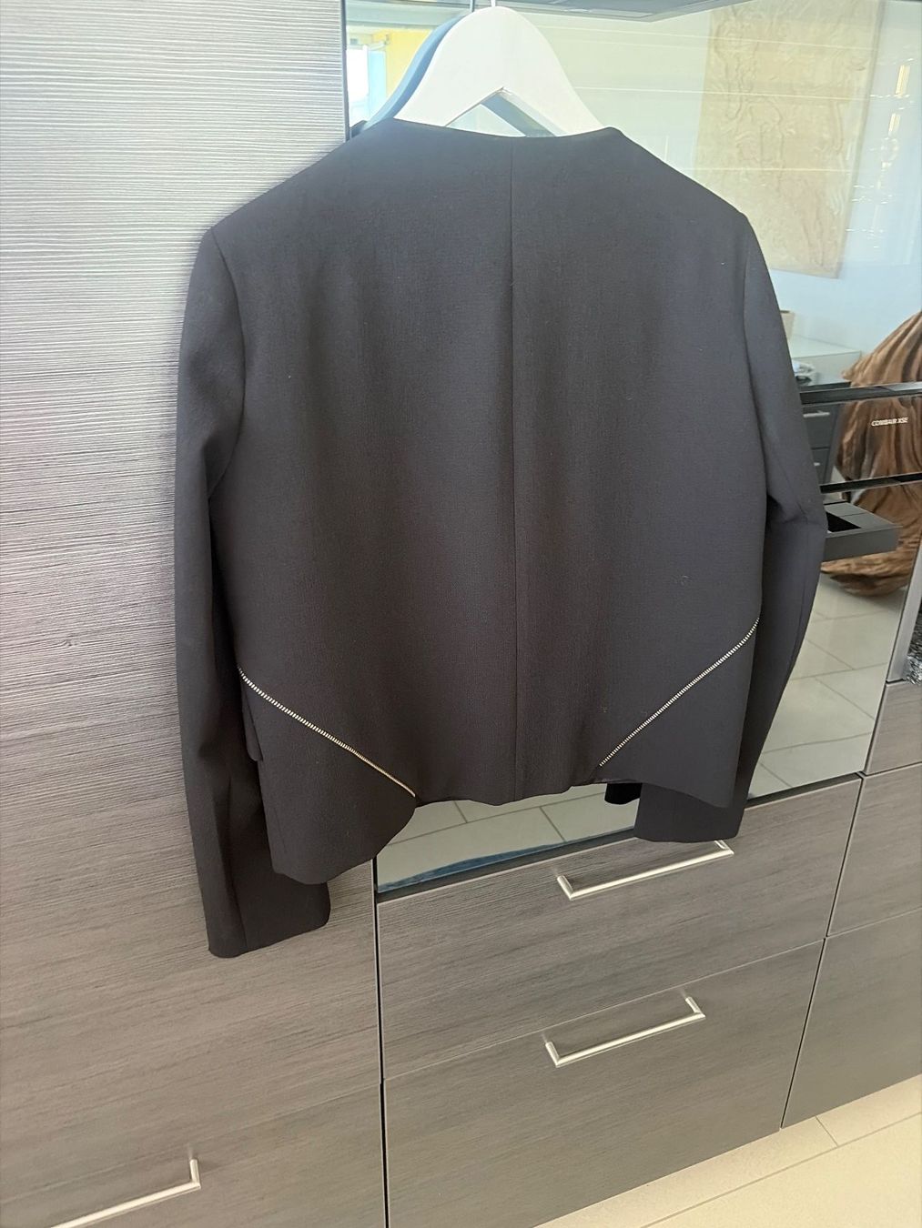 Maje Giacche: Maje Paris Cropped Blazer Gr. 38 Schwarz – Nuovo (secondo la descrizione) da Wallisellen venduto da Lan_82sz 1