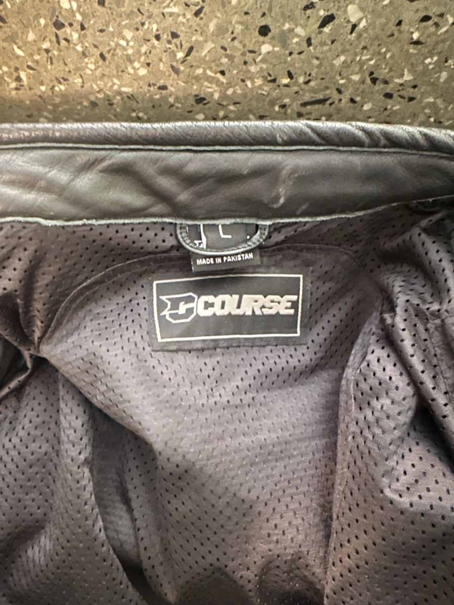 Jacken: Herren Motorradjacke Leder Grösse L – Gebraucht aus Urdorf von Rubiksqube 1