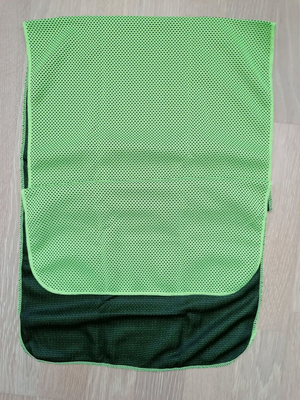 Teli da bagno: Microfaser Kühltuch im Etui, Hellgrün 28 x 85cm, NEU – Nuovo e nell'imballaggio originale da Rümlang venduto da TRICE67 1