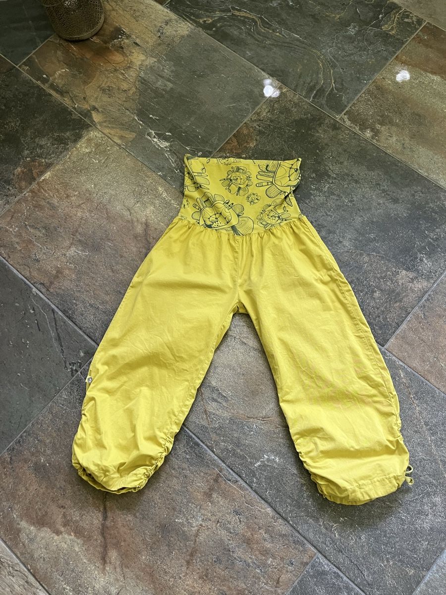 Pantalons: Freizeithose E9 – D'occasion à Trin par bea_qf2w