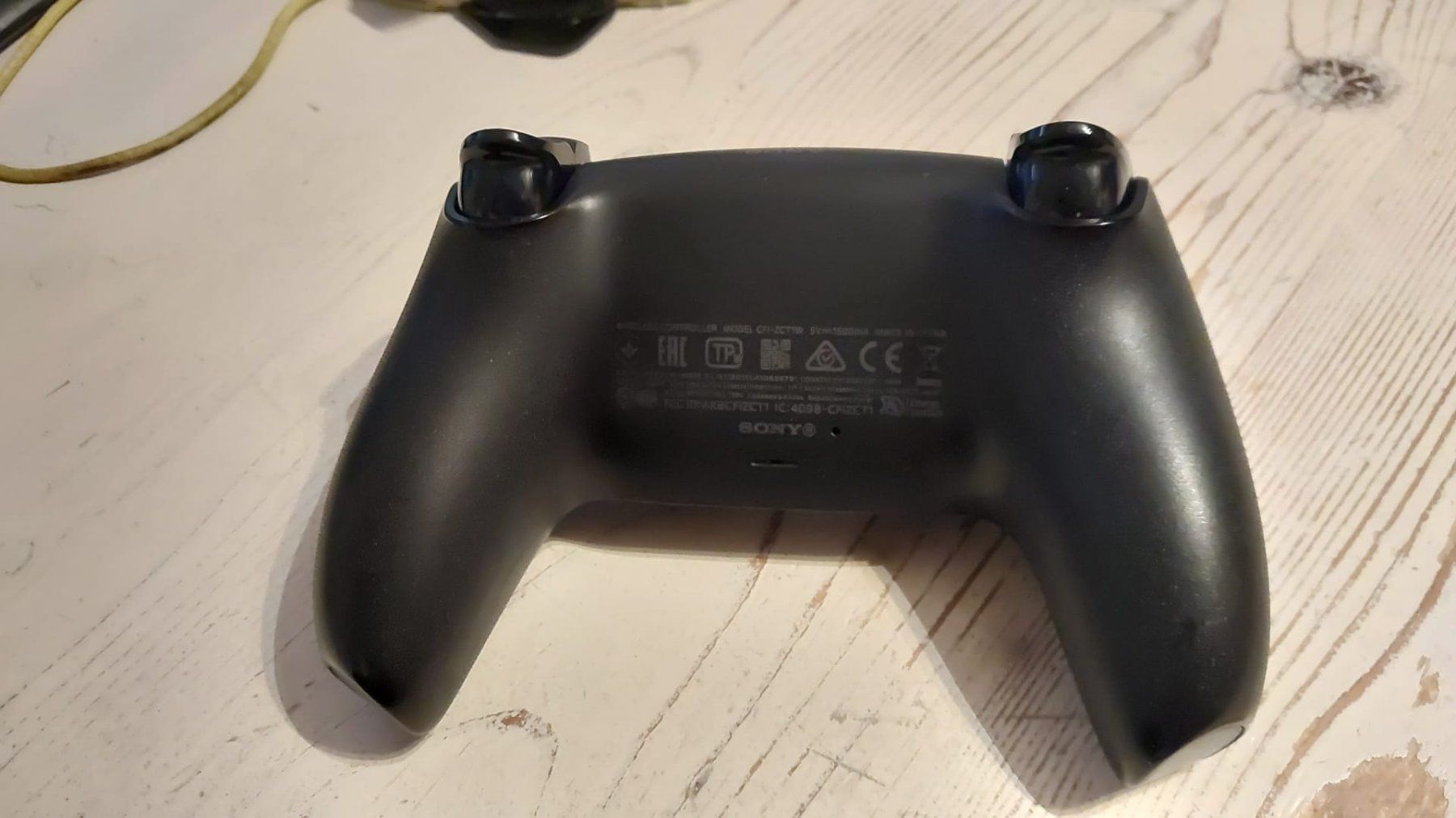 Sony Manettes: PS5 Dualsense Controller mit TMR-Joysticks – D'occasion à Henggart par Jan073 1