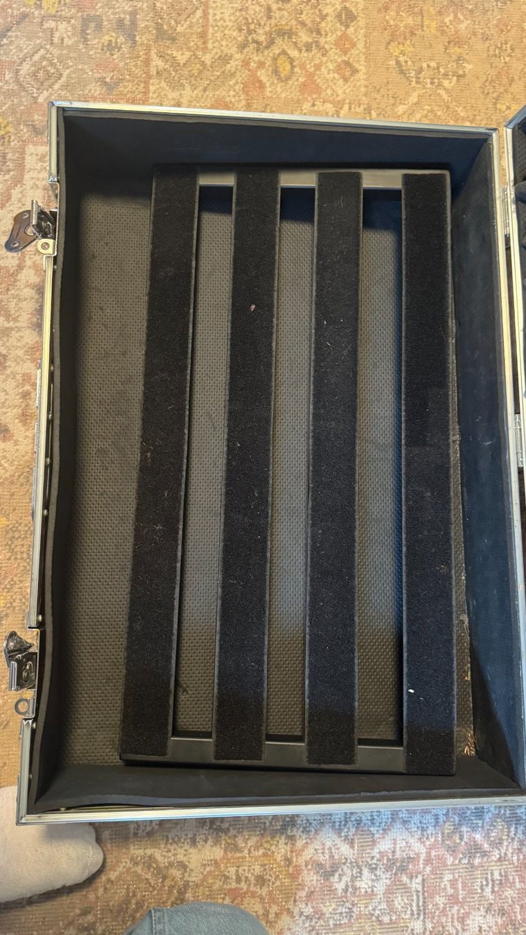 Pedaltrain Instruments de musique: Pedaltrain-2 mit Hardcase – D'occasion à Uster par FireGnome 1