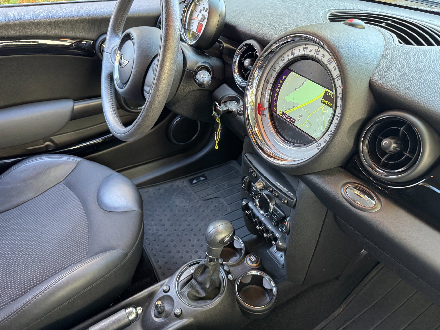 Mini Autos: MINI One R56 – D'occasion à Onex par Las_tjf9 7